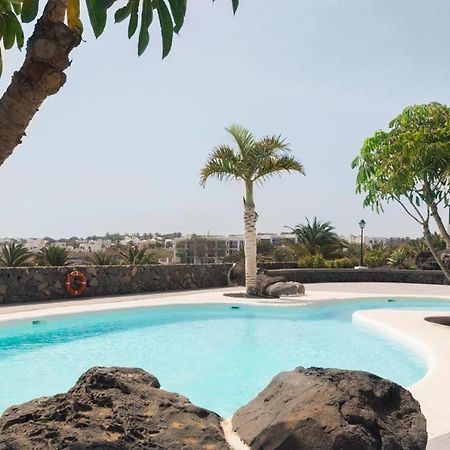 Apartamento Om Con Piscina Y Vistas Al Mar Apartment Costa Teguise Exterior photo