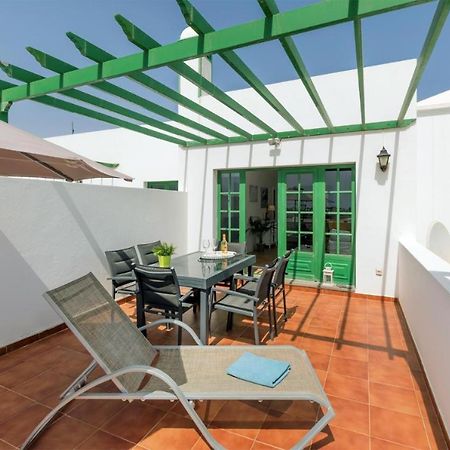 Apartamento Om Con Piscina Y Vistas Al Mar Apartment Costa Teguise Exterior photo
