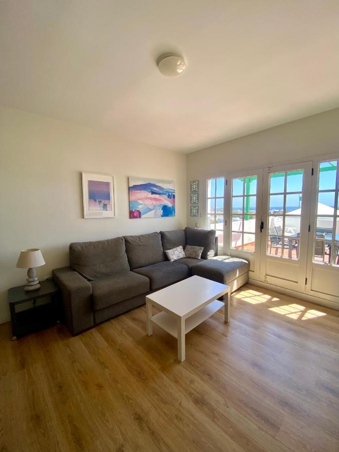 Apartamento Om Con Piscina Y Vistas Al Mar Apartment Costa Teguise Exterior photo