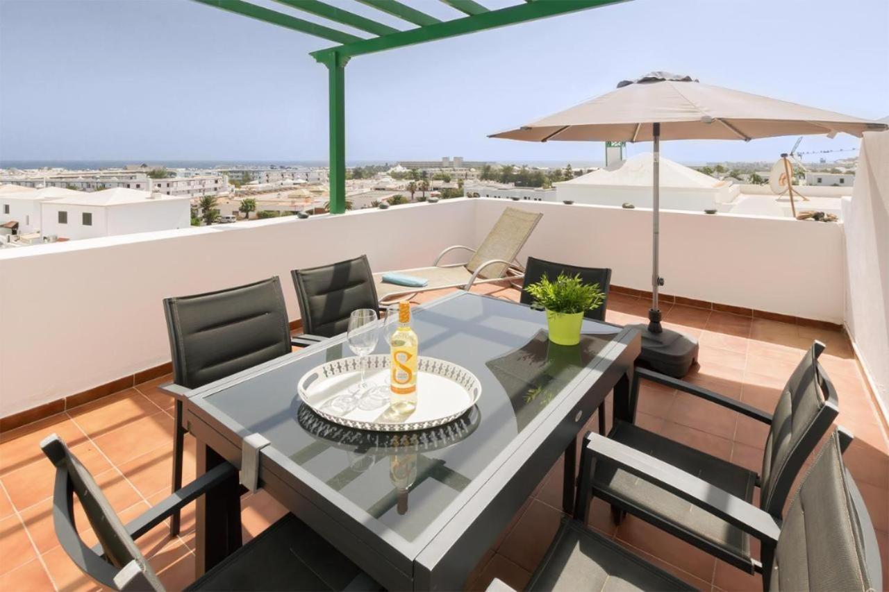 Apartamento Om Con Piscina Y Vistas Al Mar Apartment Costa Teguise Exterior photo