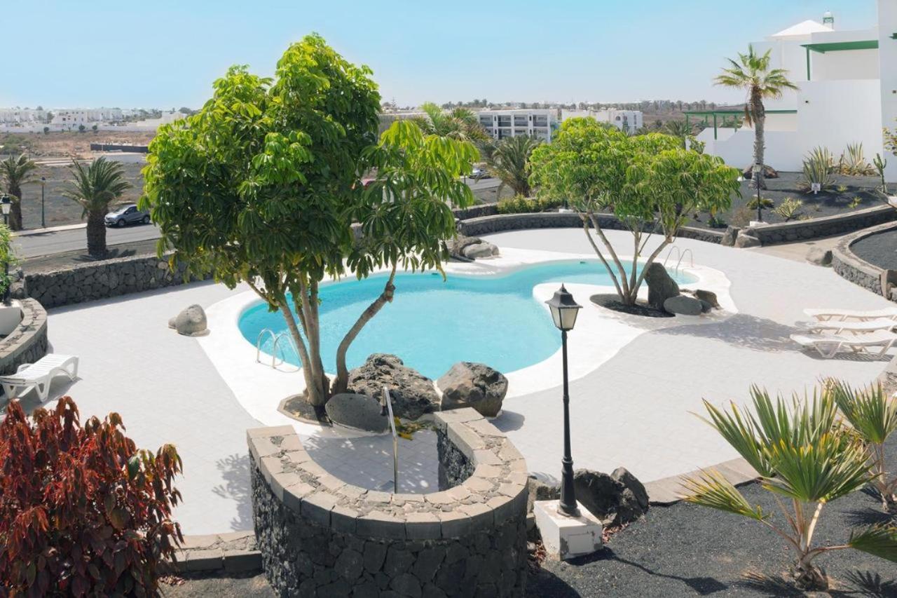 Apartamento Om Con Piscina Y Vistas Al Mar Apartment Costa Teguise Exterior photo