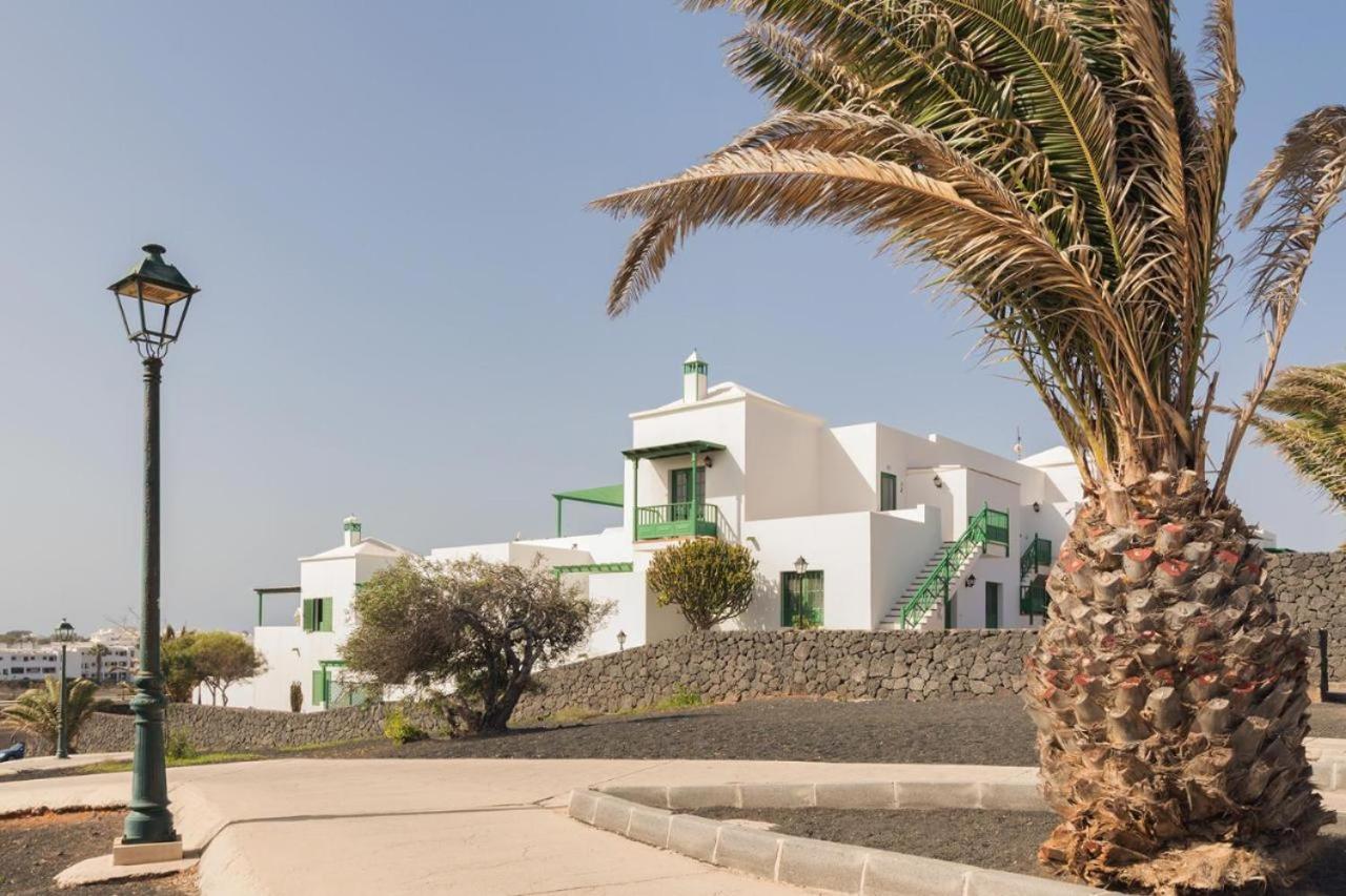 Apartamento Om Con Piscina Y Vistas Al Mar Apartment Costa Teguise Exterior photo